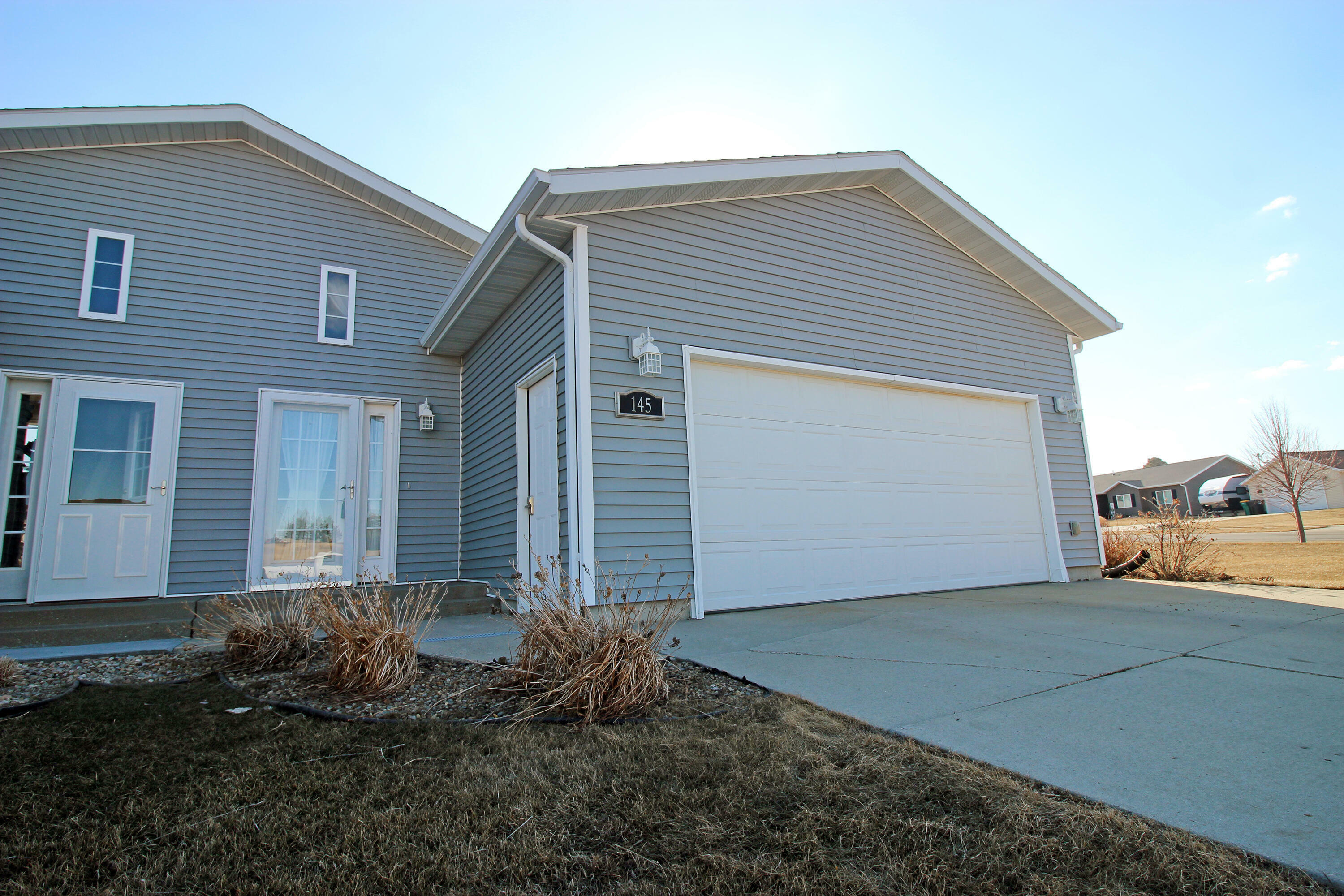 Property Photo:  145 Lorrain Drive  ND 58503 