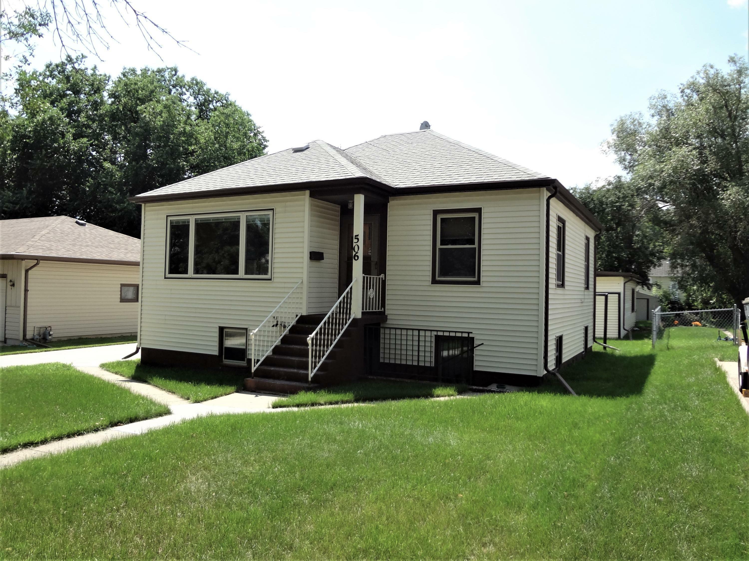 Property Photo:  506 16th Street  ND 58501 