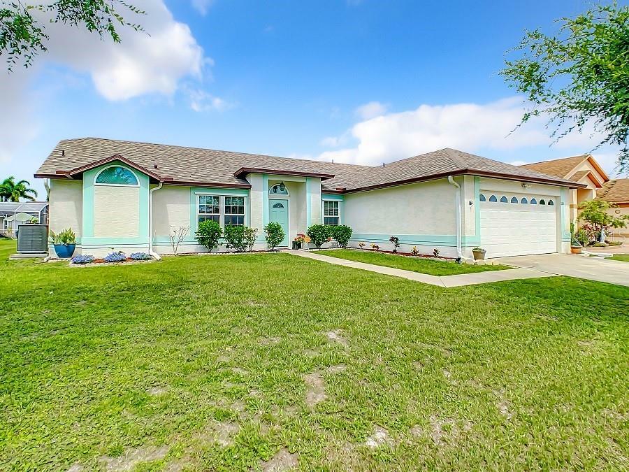 Property Photo:  2321 Queenswood Circle  FL 34743 