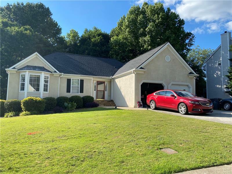 Property Photo:  2800 Evergreen Eve Xing  GA 30019 