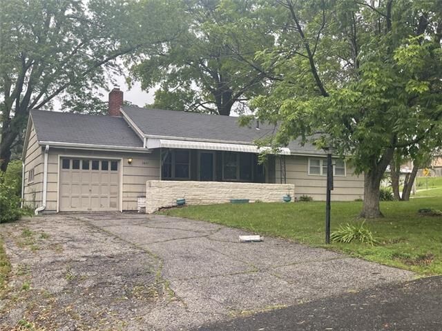 Property Photo:  3847 Powers Drive  MO 64503 