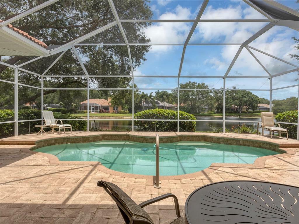 Property Photo:  4915 Old Oakleaf Drive  FL 34233 