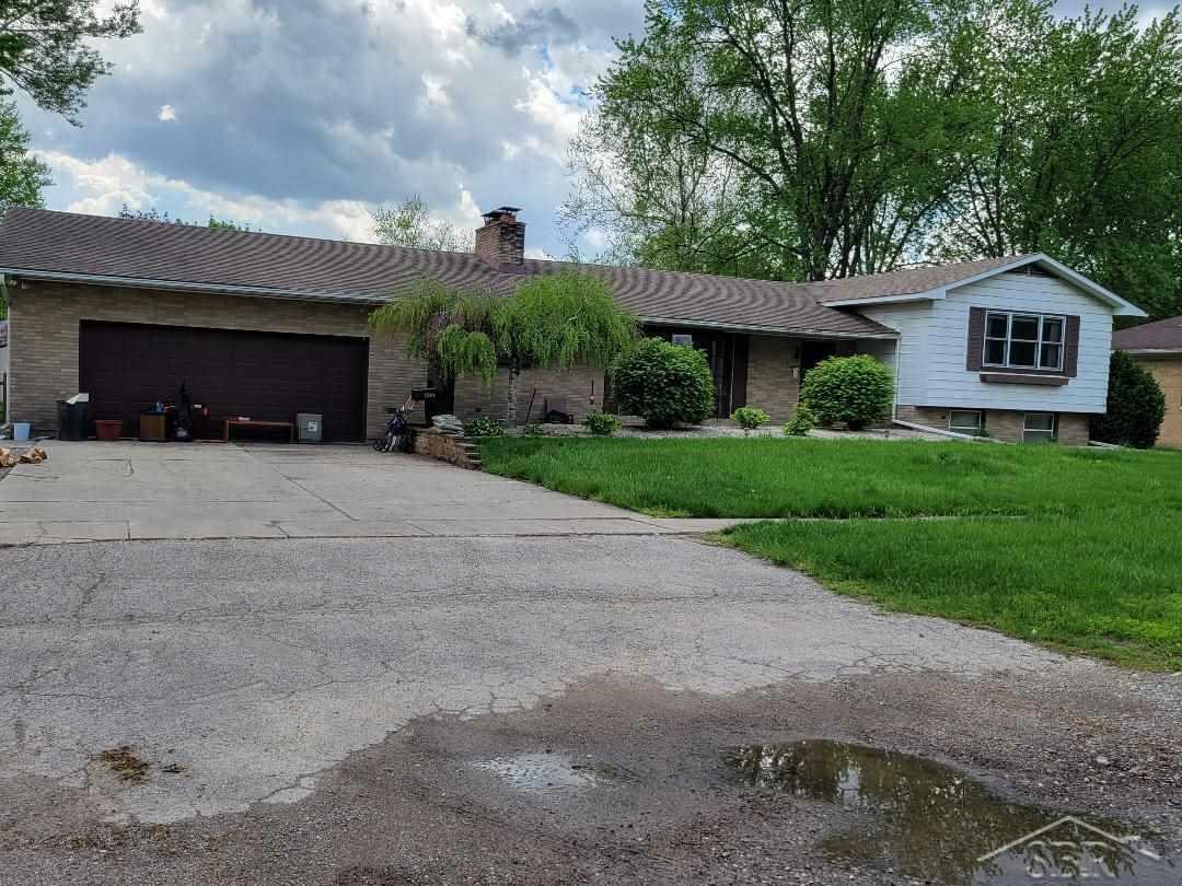 Property Photo:  927 Pioneer Trail  MI 48604 