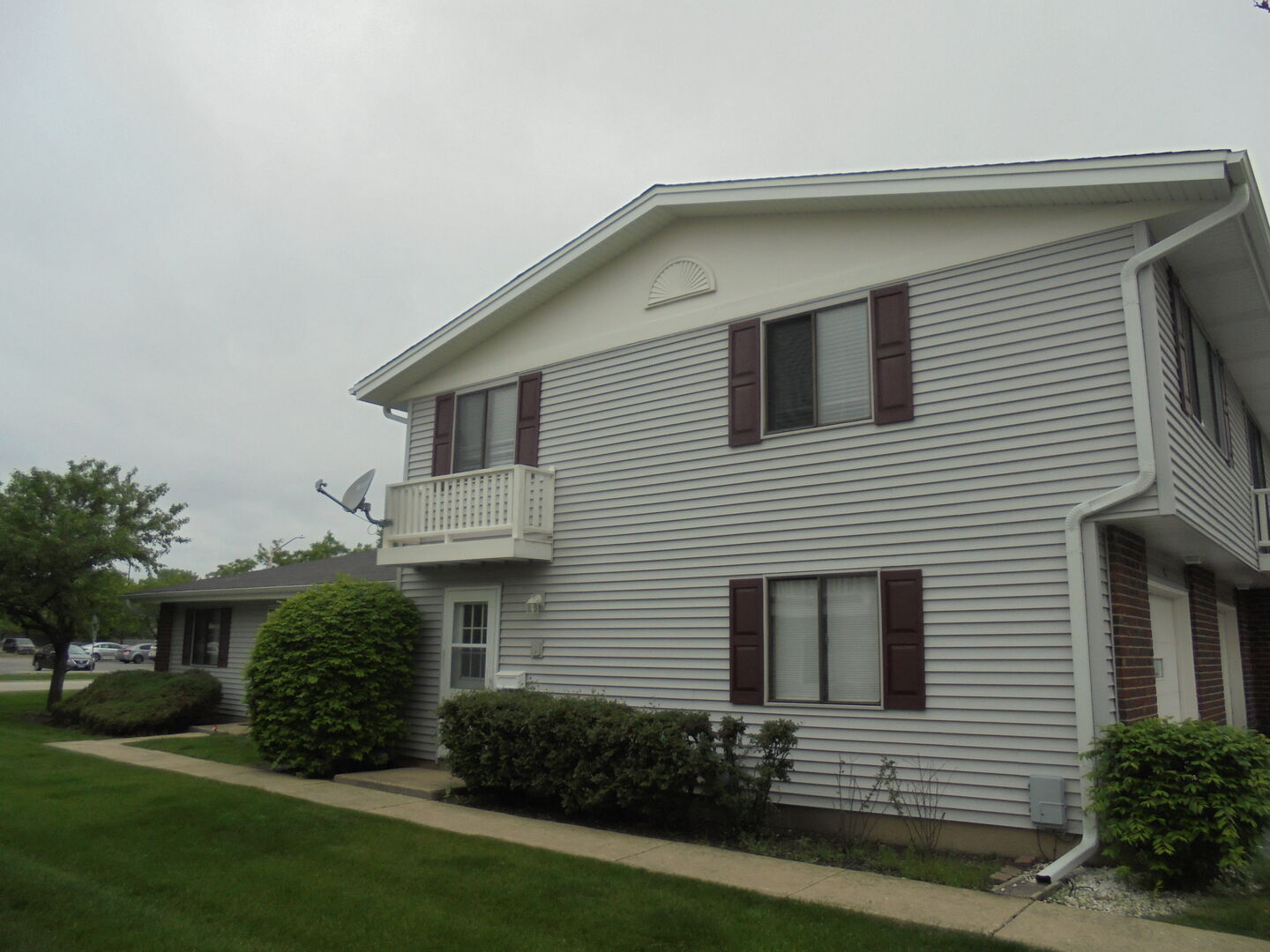 Property Photo: 8 Dennis Court 0 IL 60193