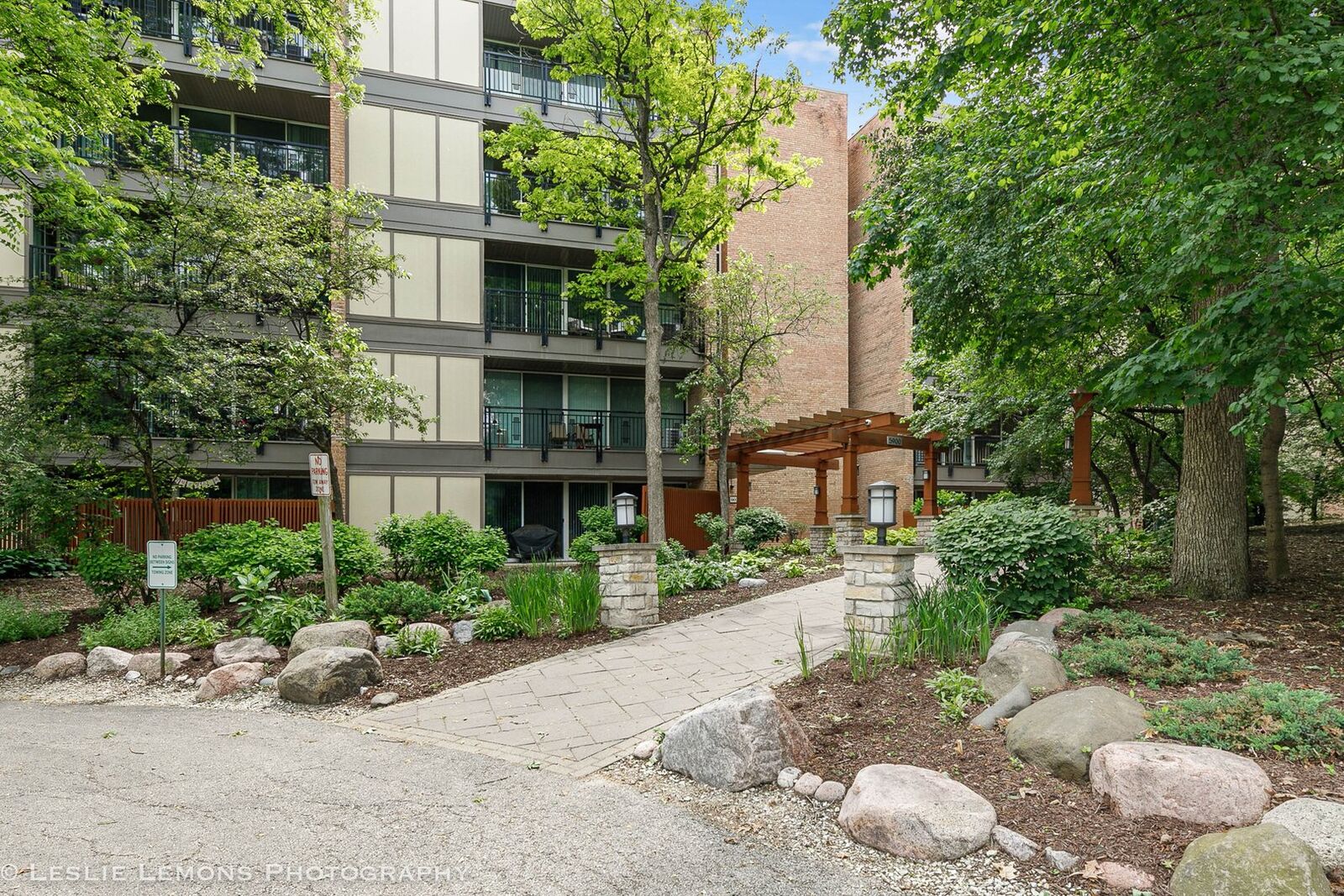 Property Photo: 5900 Oakwood Drive 4G IL 60532