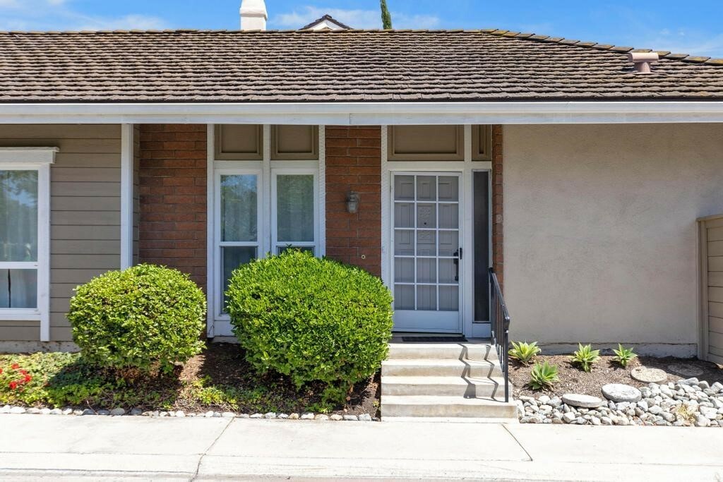 Property Photo:  2 Clove Blossom  CA 92604 