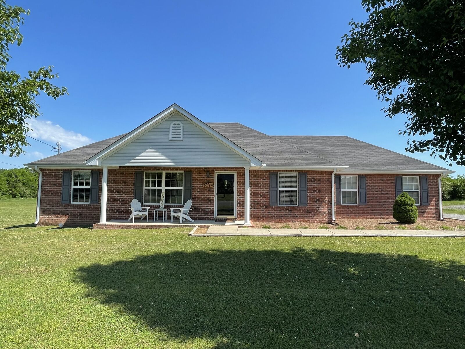 Property Photo:  2737 Ridgewood Dr  TN 37037 