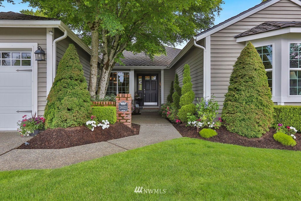 Property Photo: 24622 SE 45th Way WA 98029