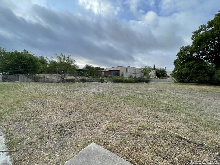 310 Uvalde St  San Antonio TX 78210 photo