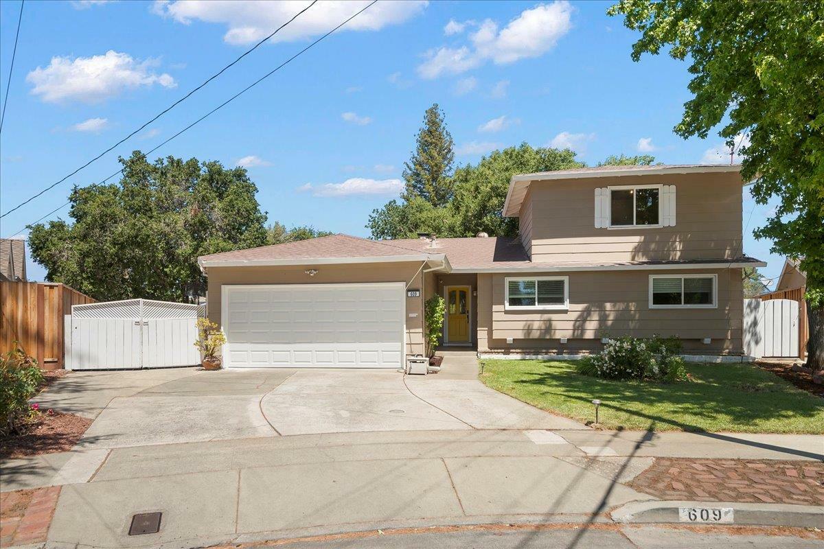 Property Photo:  609 Louise Court  CA 95008 