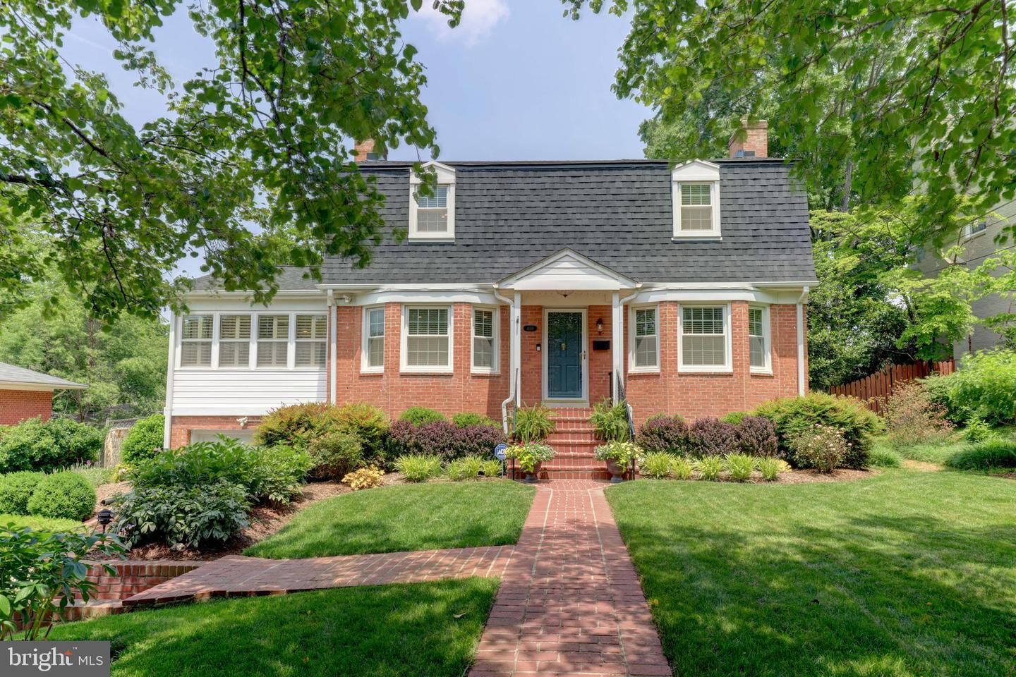 Property Photo: 4019 N Chesterbrook Road VA 22207