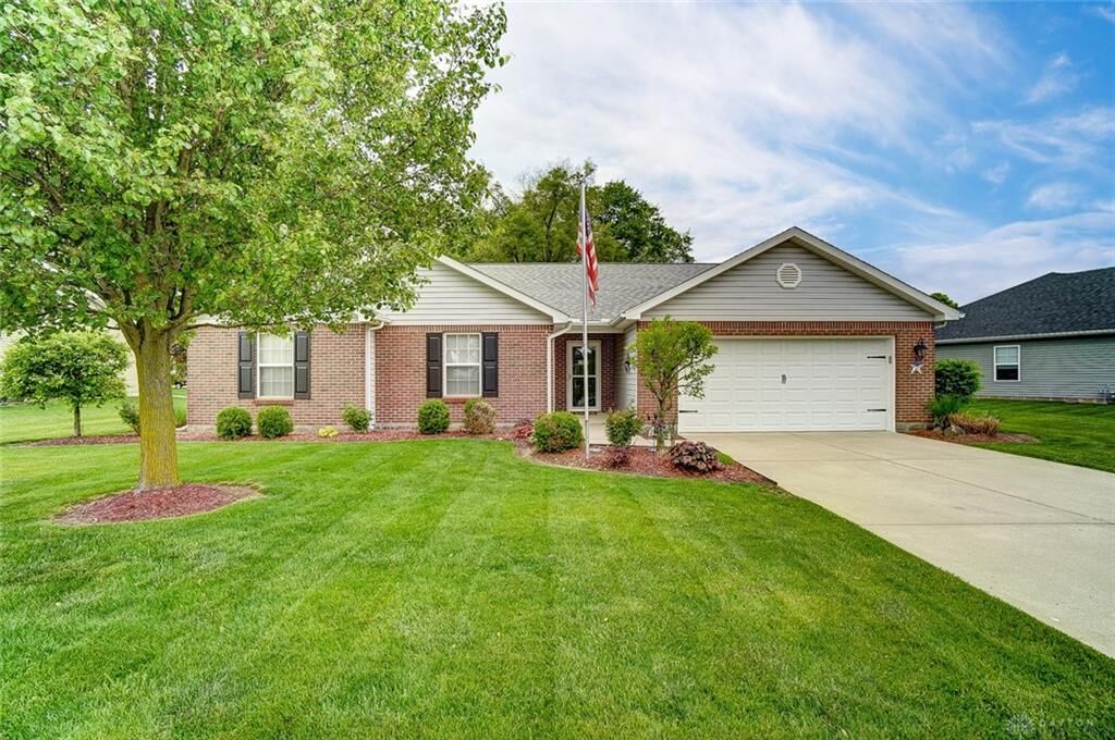Property Photo: 6 Ash Knoll Drive OH 45359