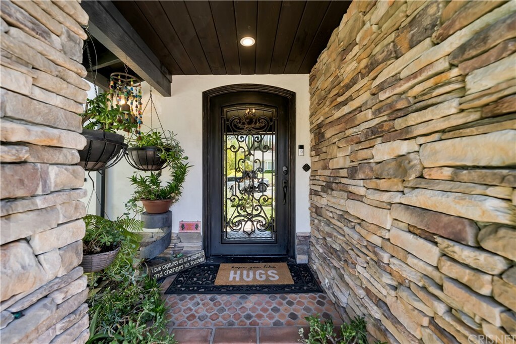 Property Photo: 26047 Redbluff Drive CA 91302