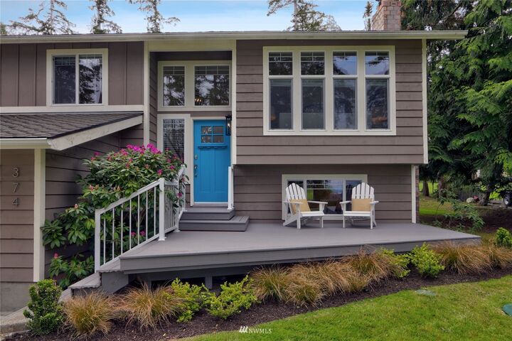 Property Photo:  374 Tillicum Way  WA 98282 