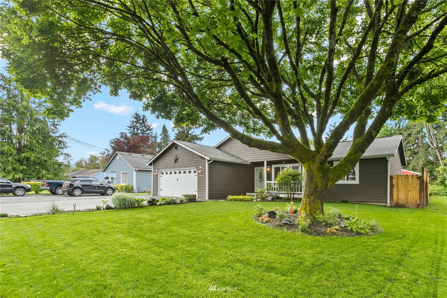 Property Photo: 15216 179th Avenue SE WA 98272