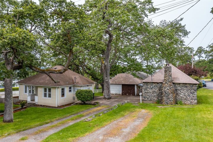 811 &Amp 825 SE Pasek Street  Oak Harbor WA 98277 photo