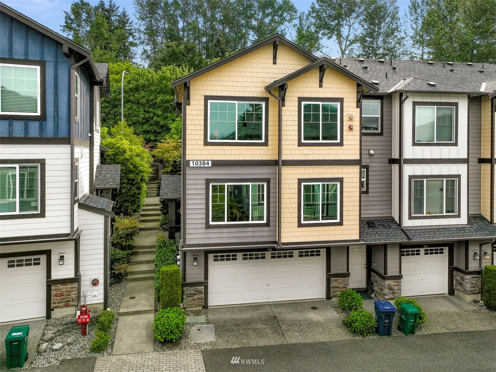 Property Photo: 10384 157th Place NE 104 WA 98052