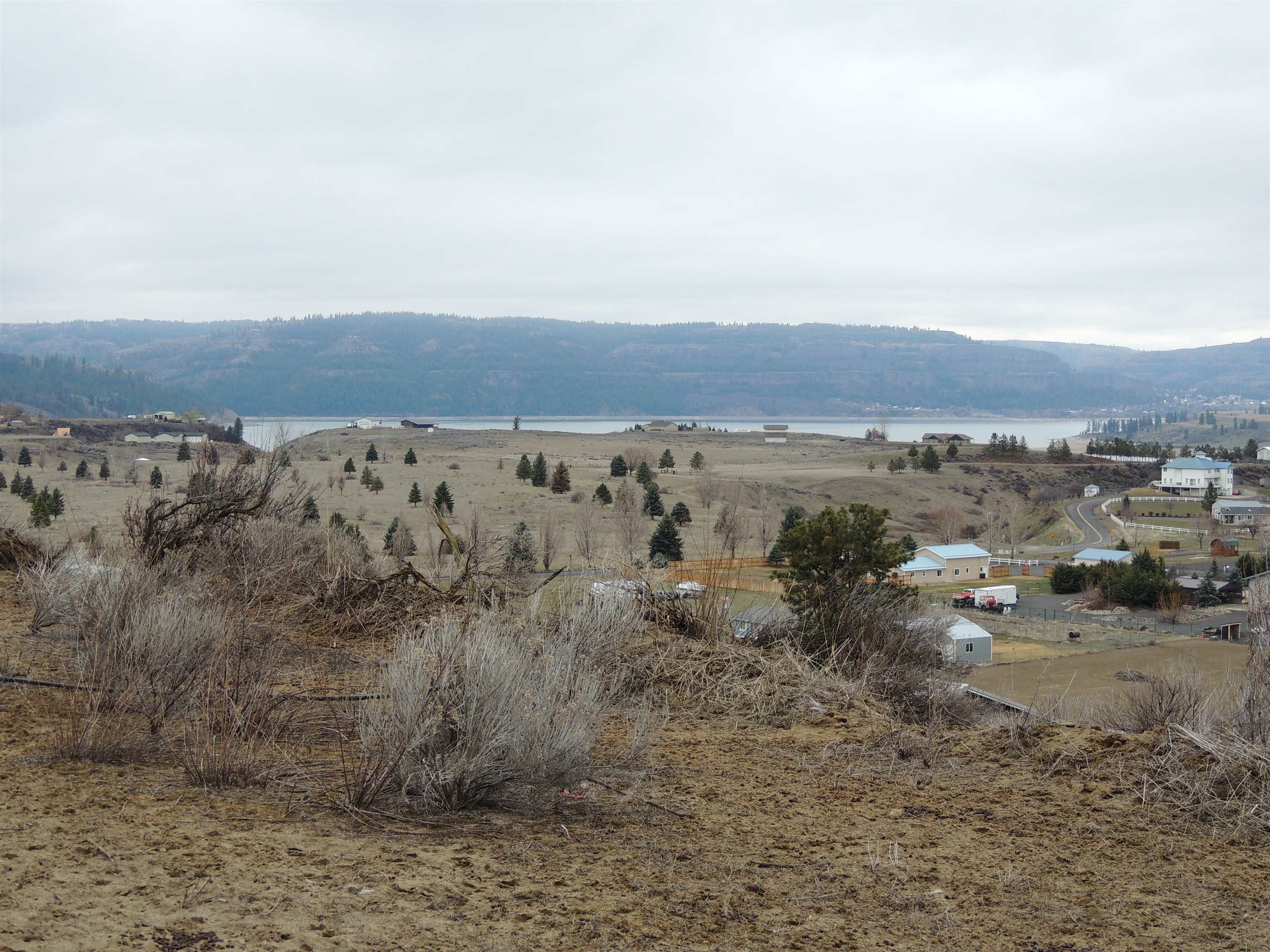 Property Photo: 42020 Lakeview Rd N WA 99122