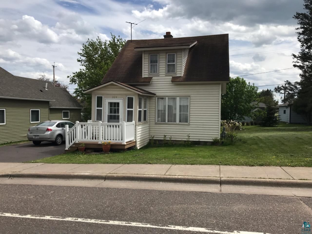 Property Photo: 324 Chestnut Ave MN 55718
