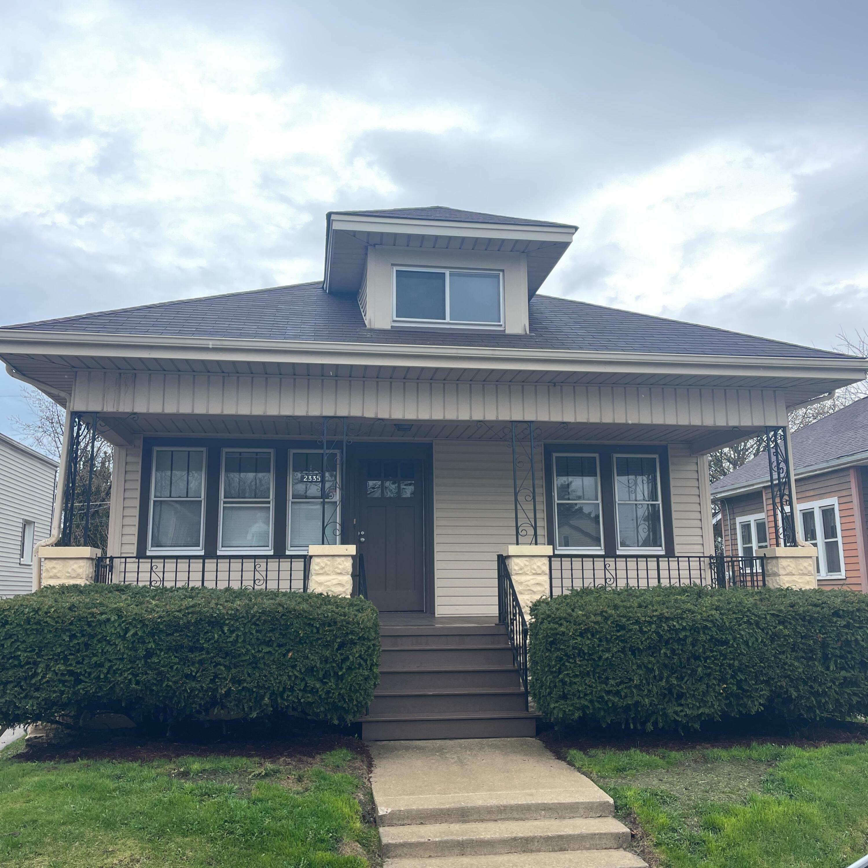 Property Photo:  2335 Olive St  WI 53403 