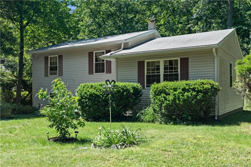 Property Photo:  32 Chaffinch Island Road  CT 06437 