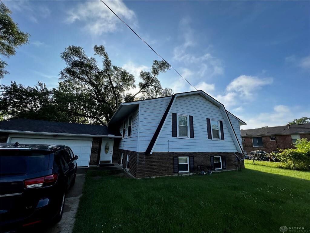 Property Photo: 882 S Linden Avenue OH 45342