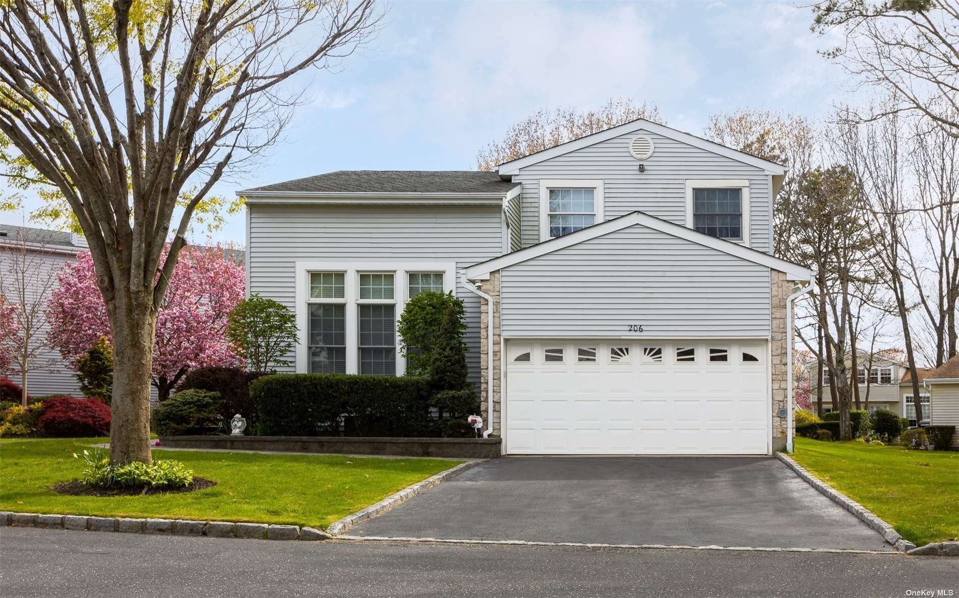 Property Photo:  206 E Fairfield Drive 206  NY 11741 