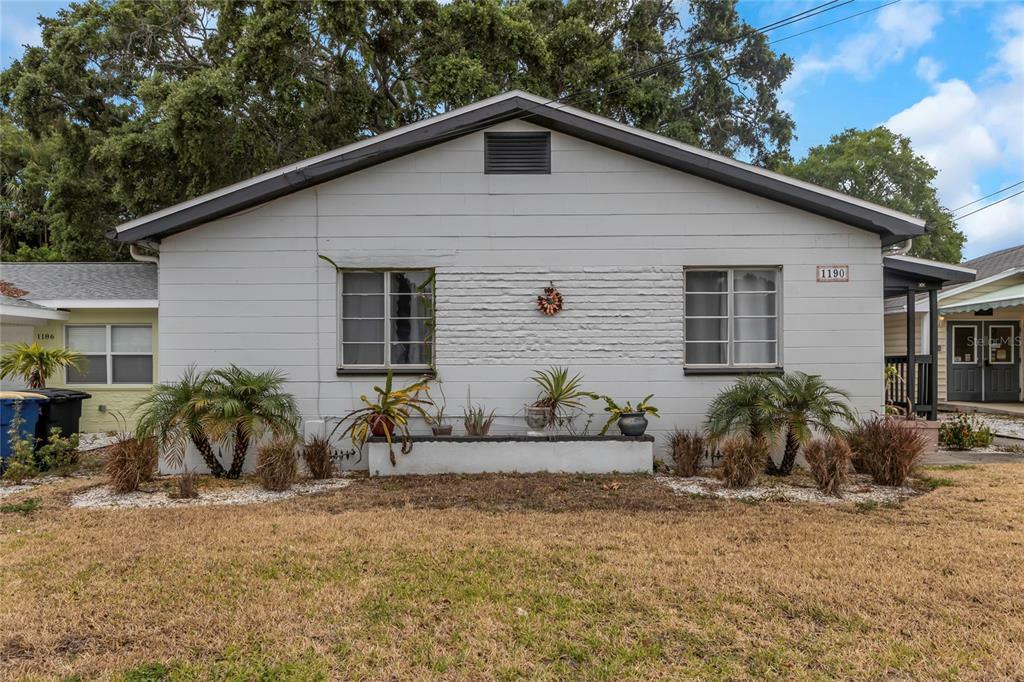 Property Photo: 1190 Grove Street FL 33755
