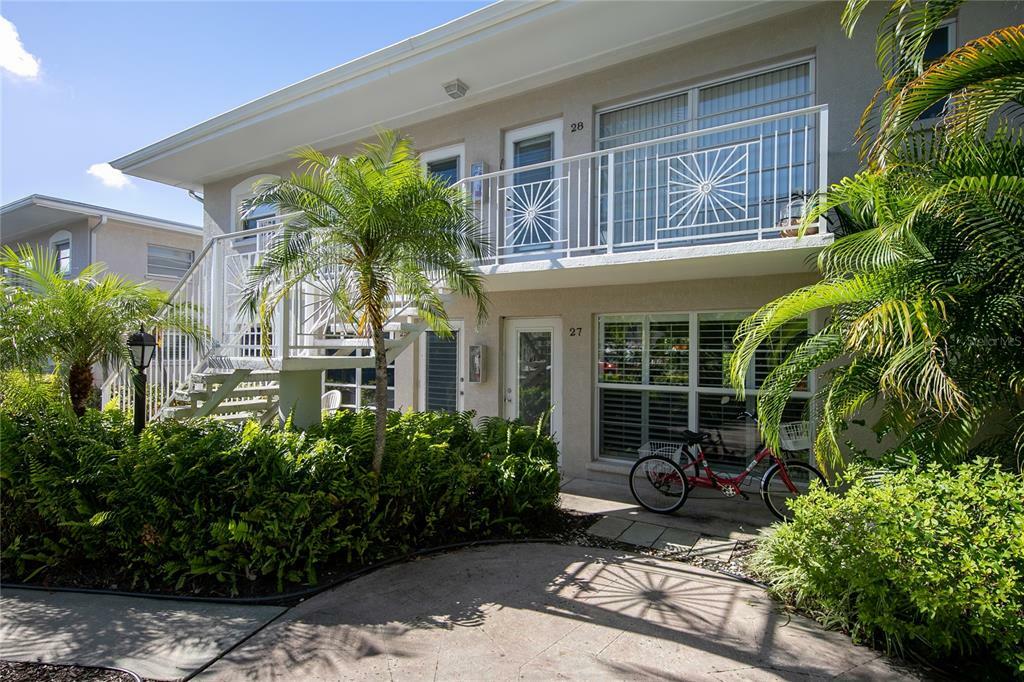 Property Photo:  521 W Venice Avenue 27  FL 34285 