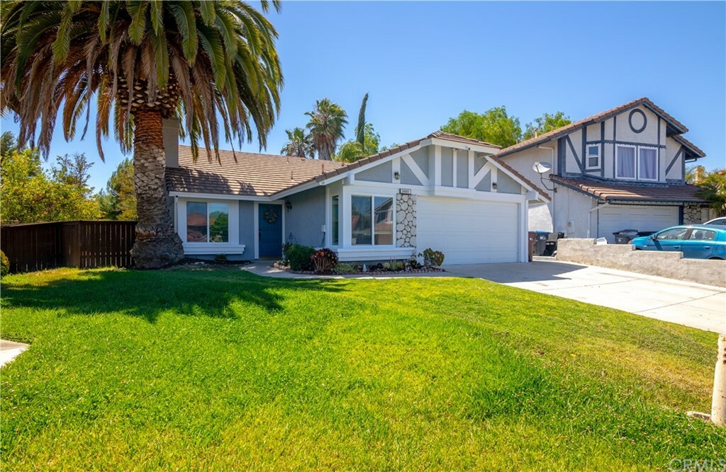 Property Photo:  24451 New Haven Drive  CA 92562 