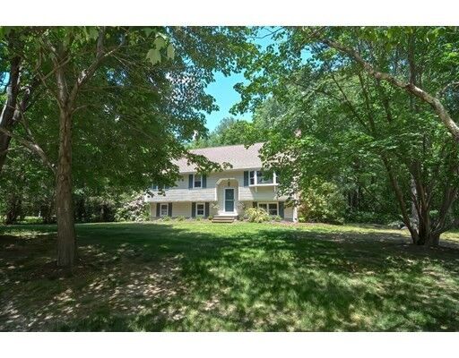 Property Photo:  6 Paula Ln  MA 02048 