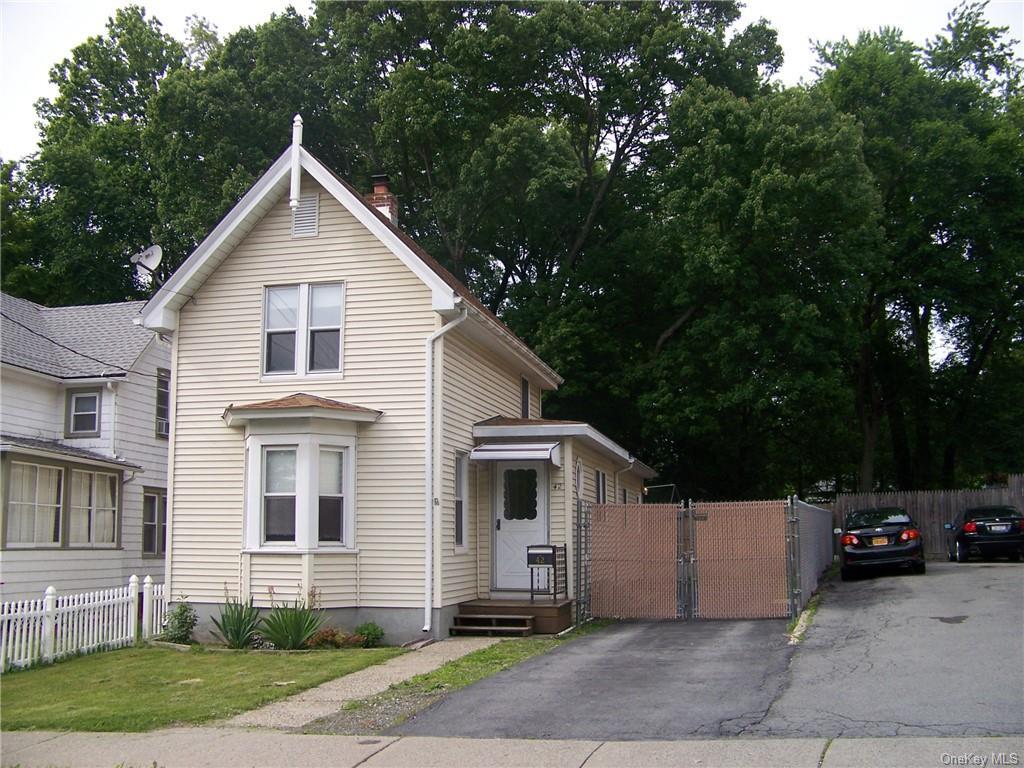 Property Photo:  42 Hanford Street  NY 10940 