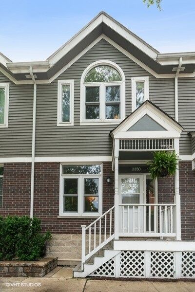 Property Photo:  3350 N Clifton Avenue  IL 60657 
