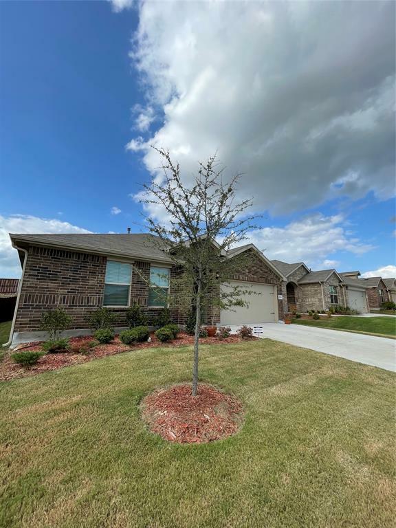Property Photo: 9816 Clemmons Road TX 76108