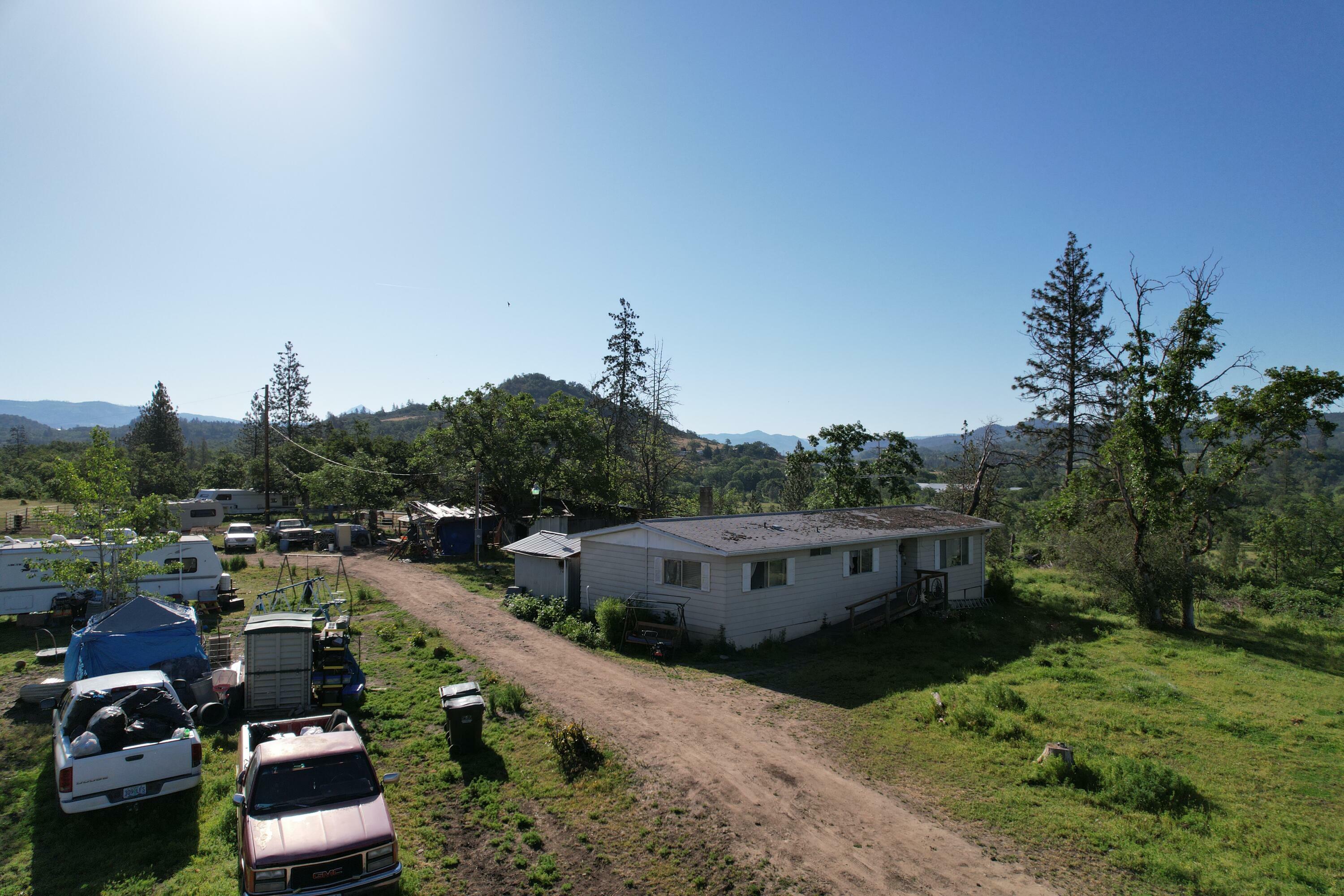 Property Photo:  4025 Brownsboro-Eagle Point Highway  OR 97524 