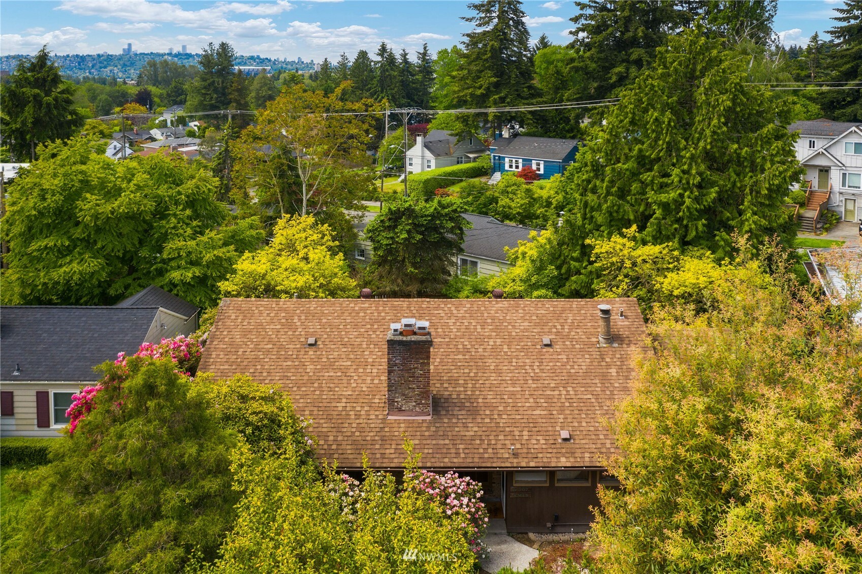 Property Photo:  4507 Stanford Avenue NE  WA 98105 