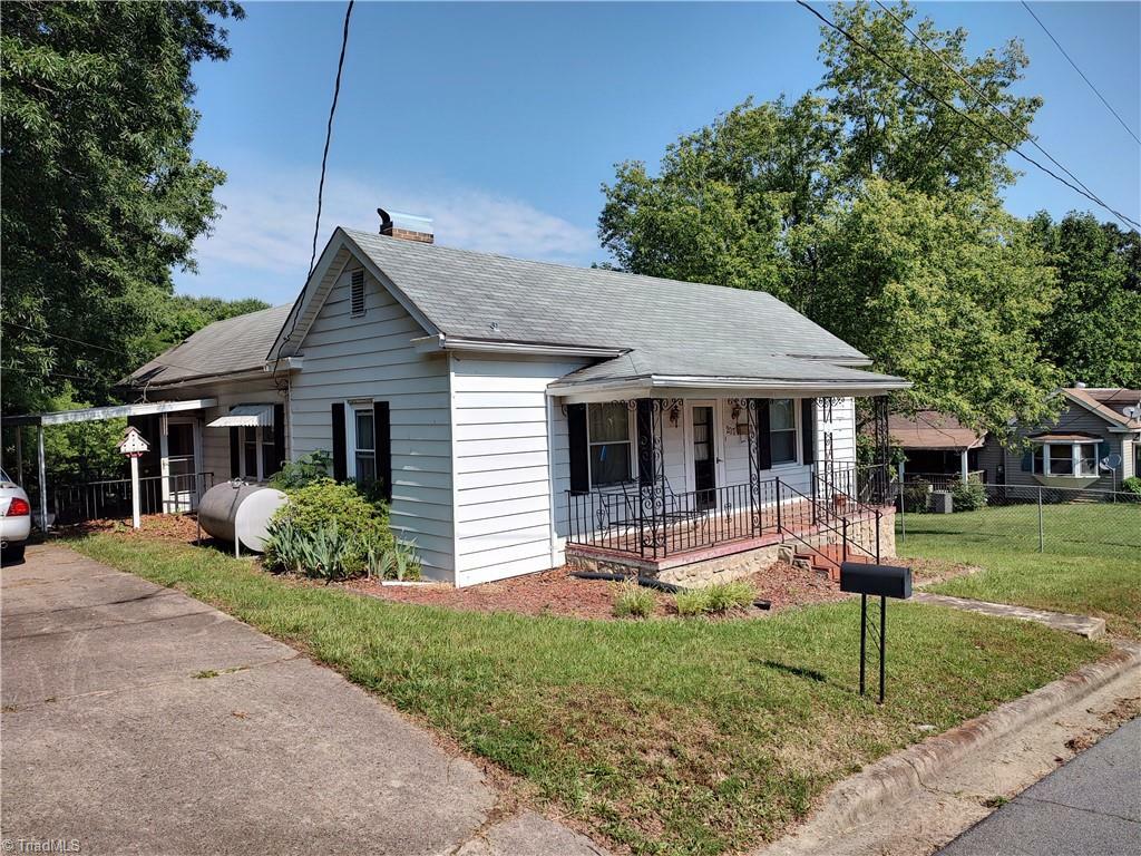 Property Photo:  207 Preston Street  NC 27288 