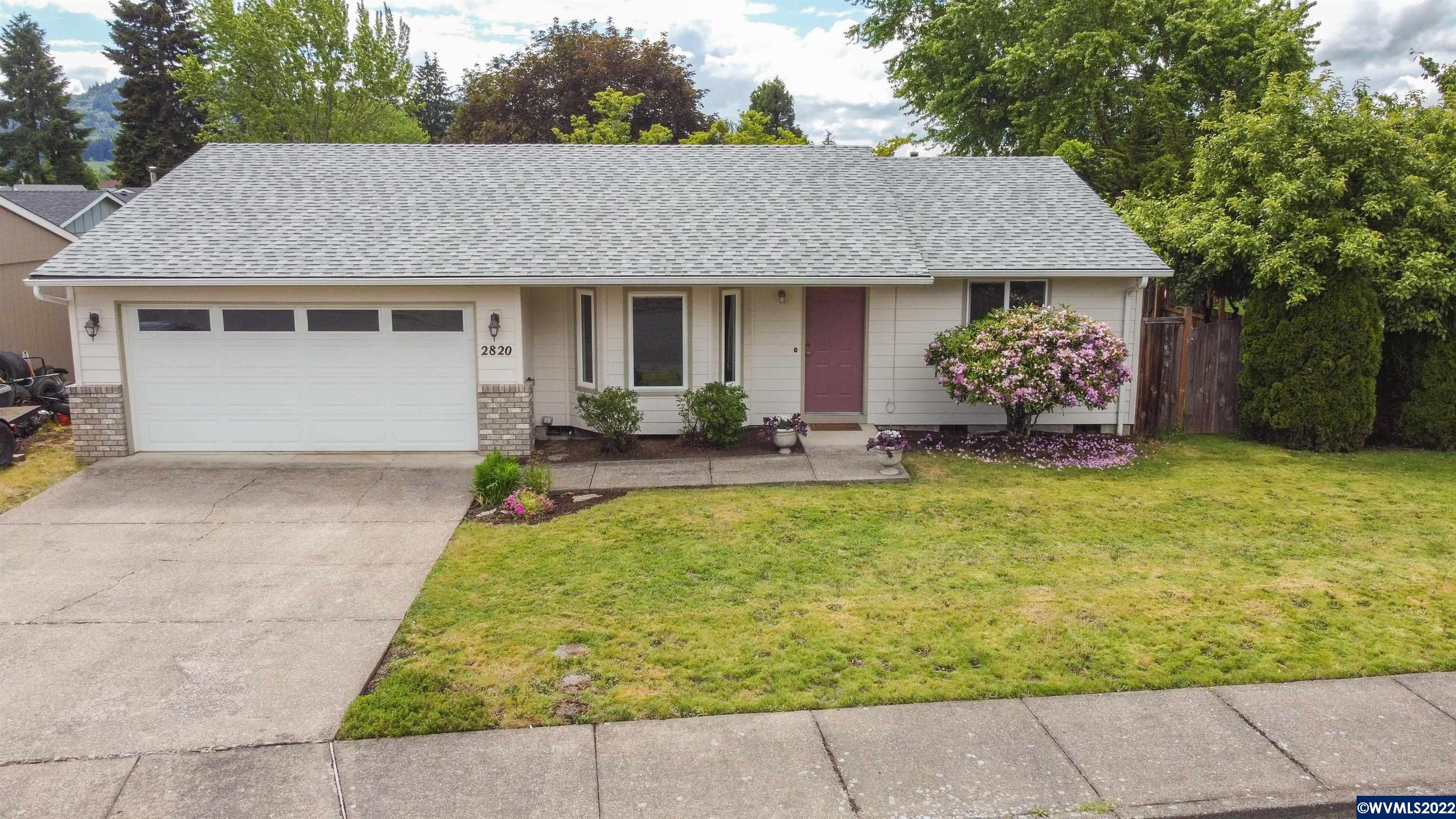 Property Photo: 2820 S 8th St OR 97355