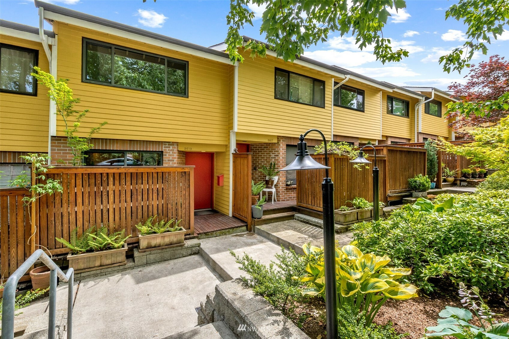 Property Photo:  2619 E Madison Street  WA 98112 