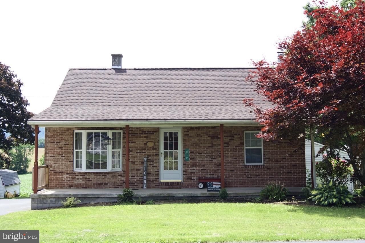 Property Photo:  812 E Linden Street  PA 17087 