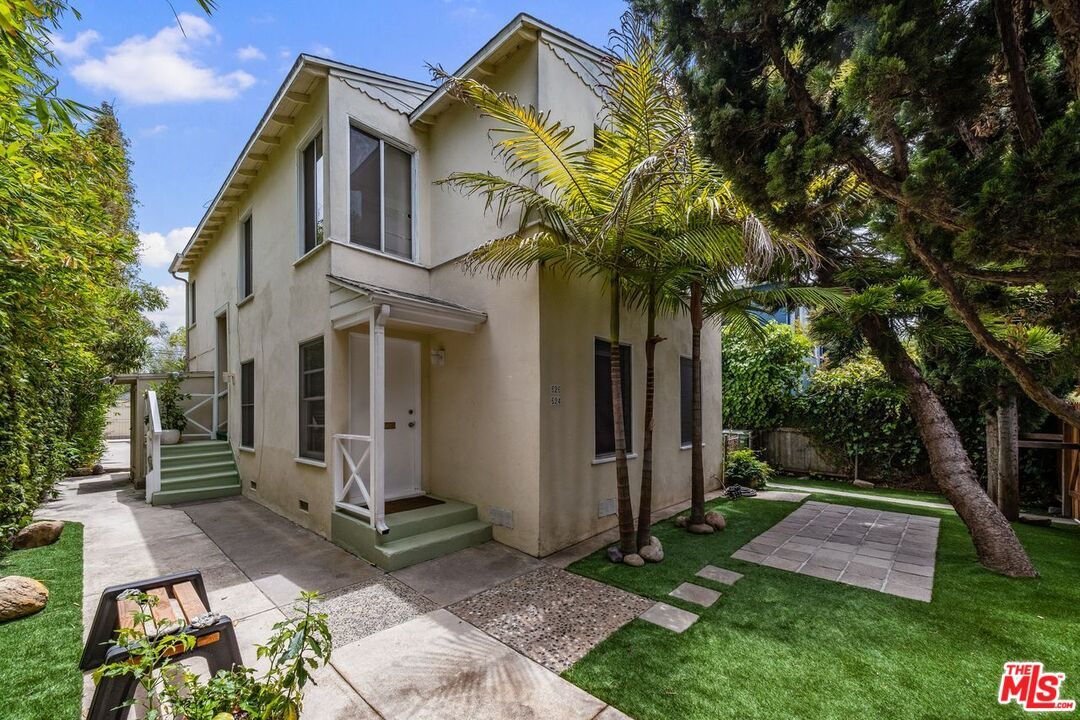 Property Photo: 624 San Juan Ave CA 90291