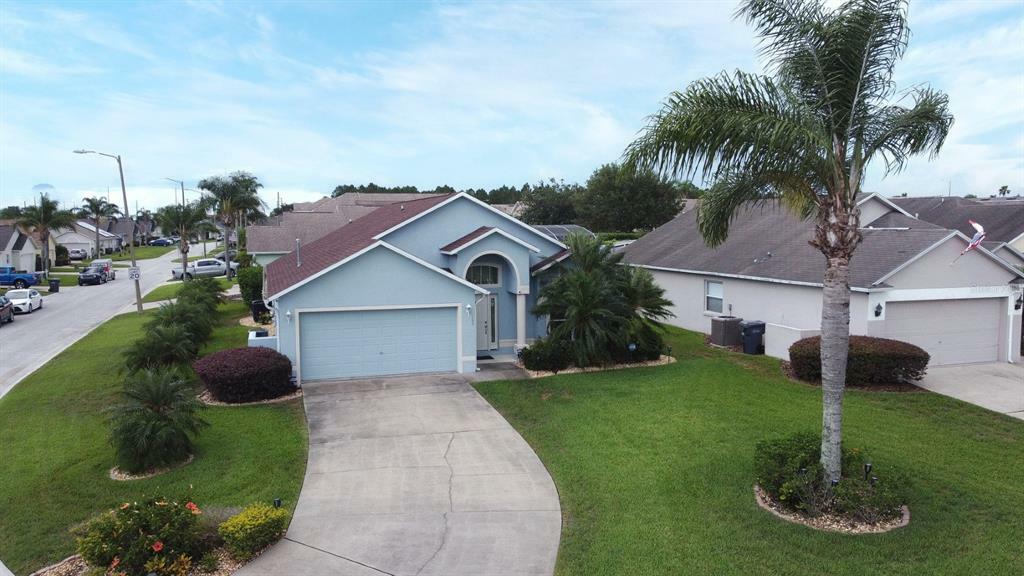 Property Photo:  102 Fox Loop  FL 33837 