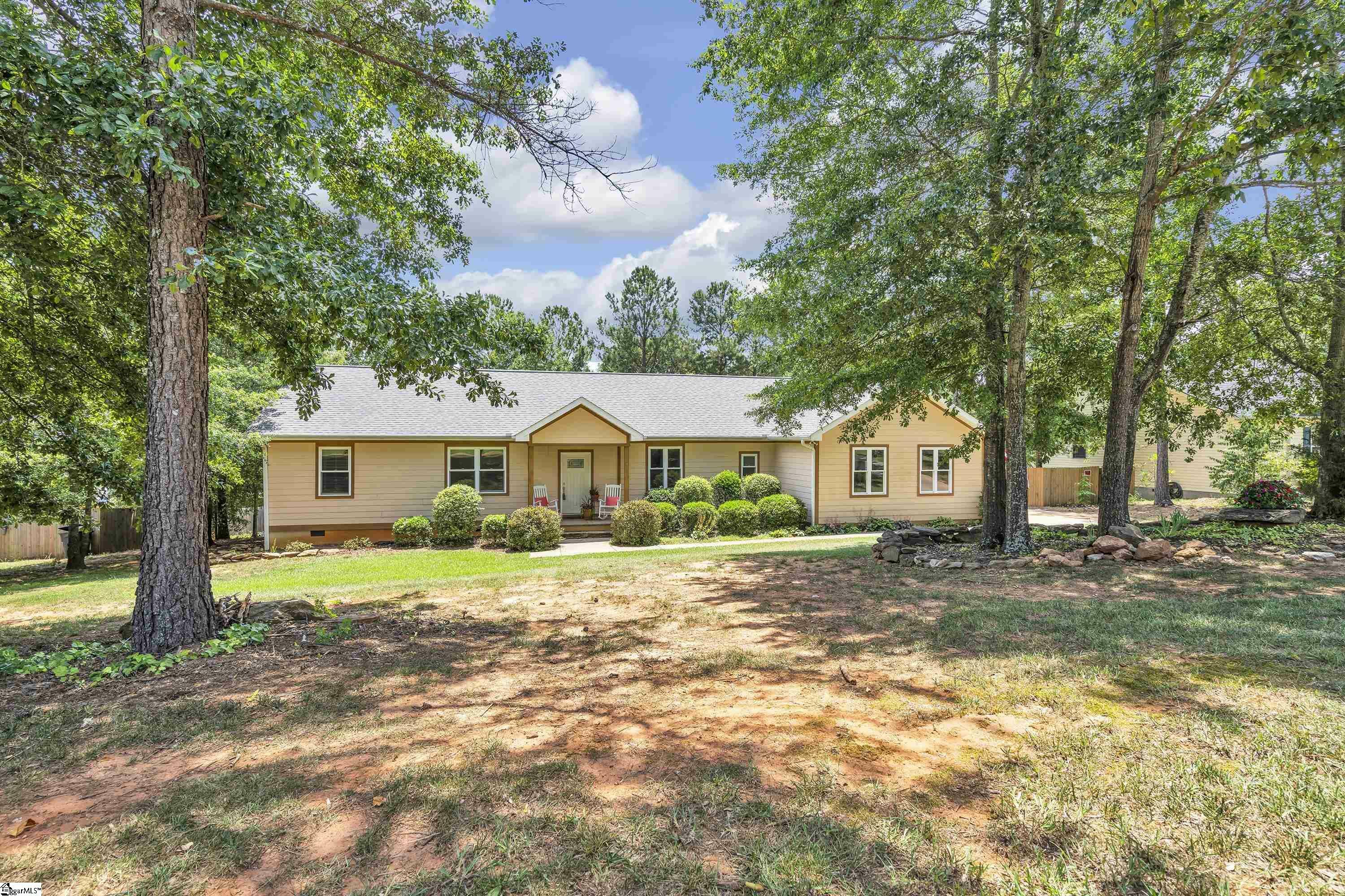 Property Photo:  242 Hallmark Circle  SC 29640 