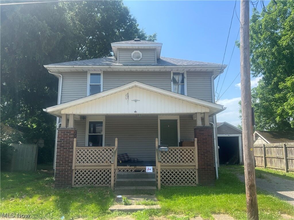 Property Photo:  39 Chester Avenue SE  OH 44646