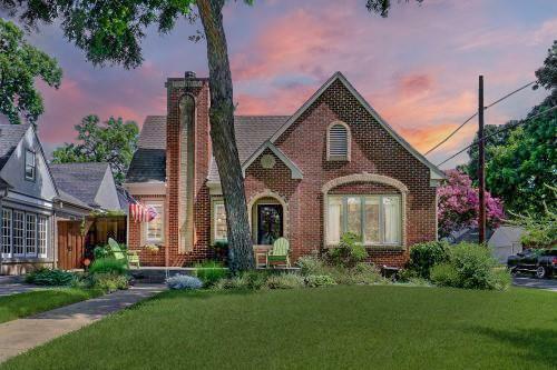 Property Photo:  5847 Monticello Avenue  TX 75206 