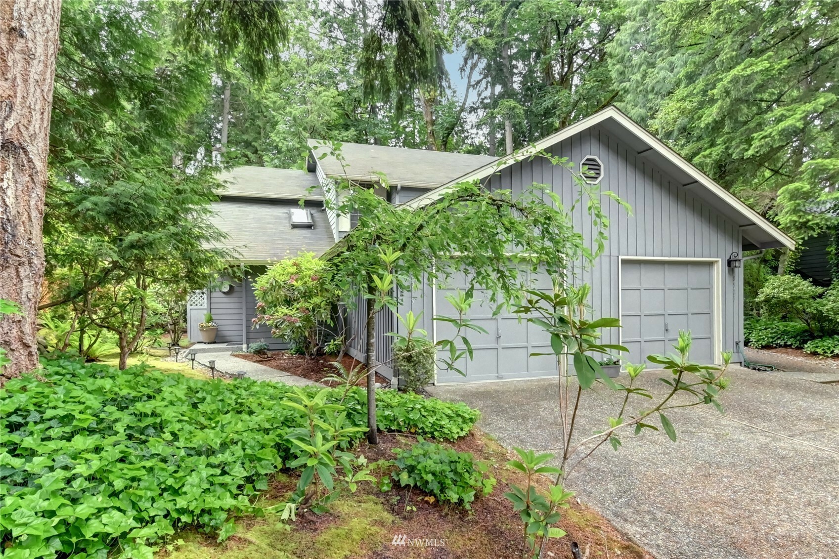 Property Photo:  8519 137th Avenue NE  WA 98052 