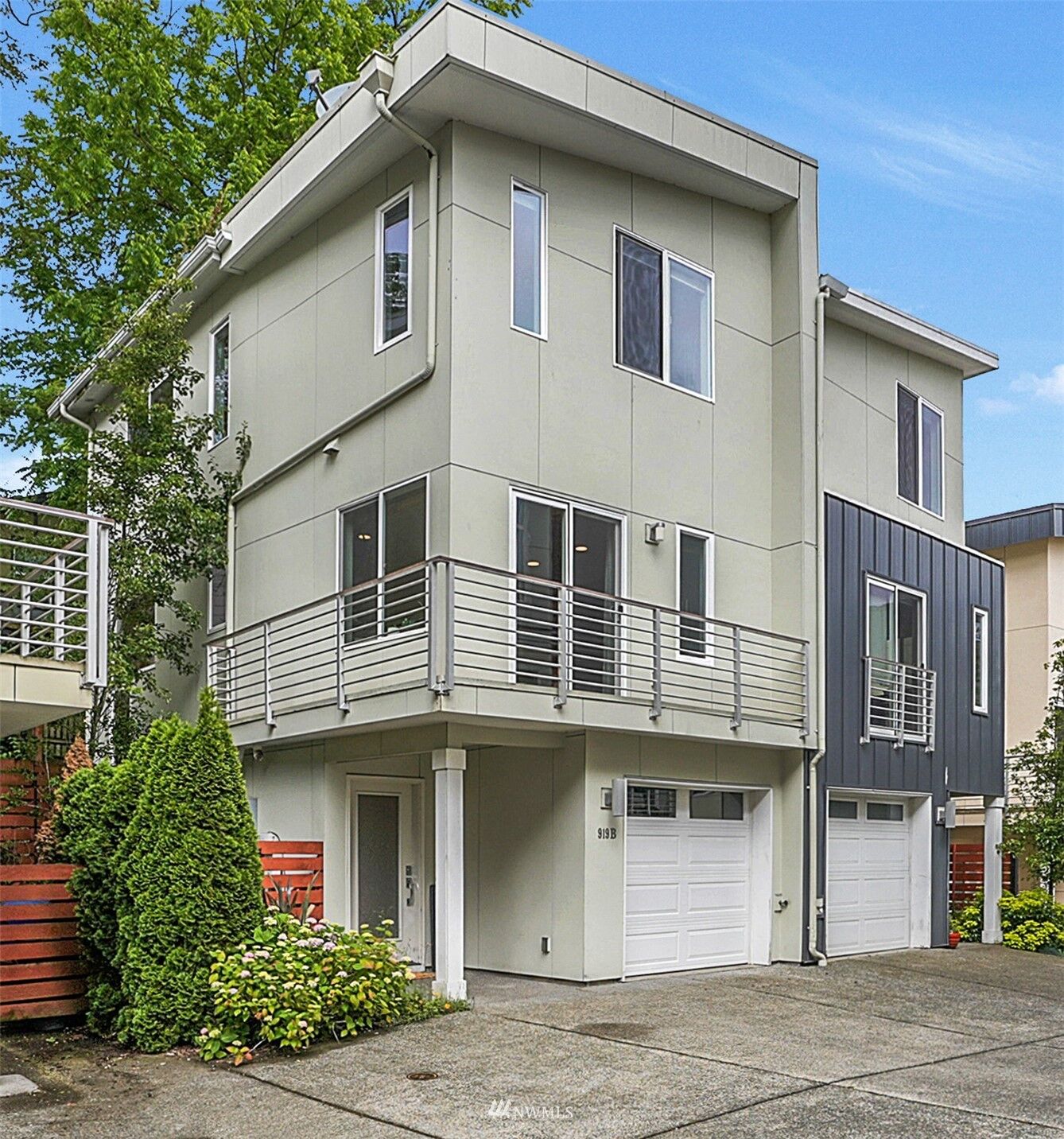 Property Photo:  919 Mlk Jr Way S B  WA 98144 