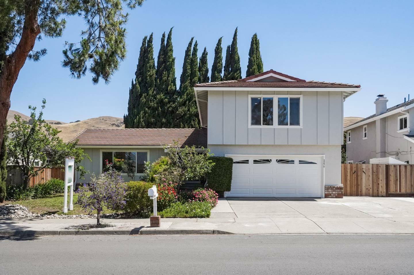 Property Photo:  40670 Las Palmas Avenue  CA 94539 