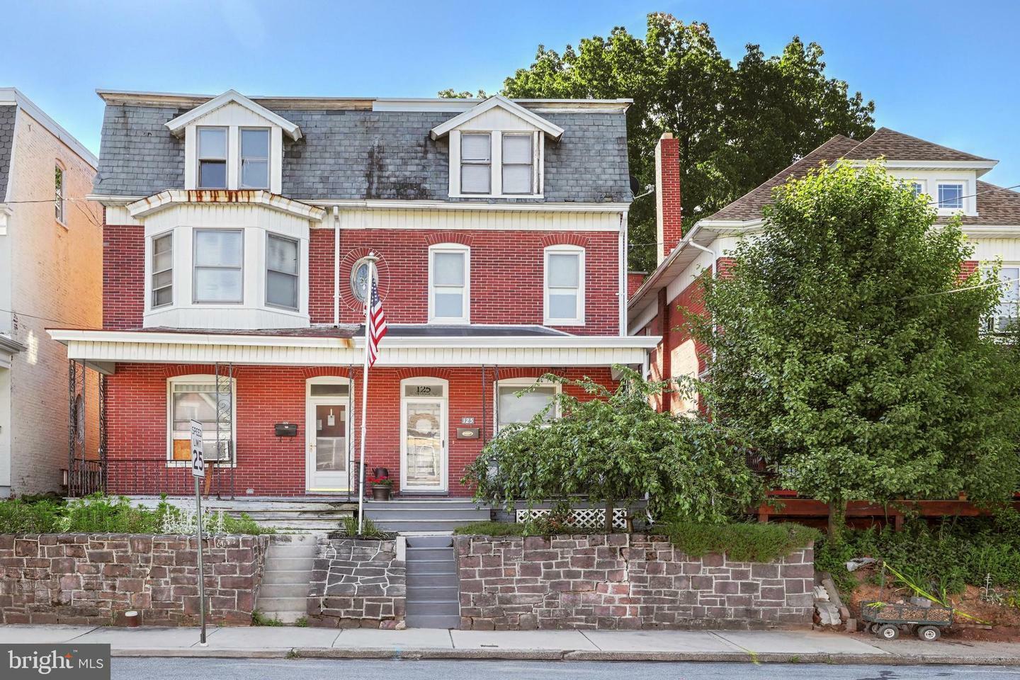 Property Photo:  125 S Walnut Street  PA 17313 