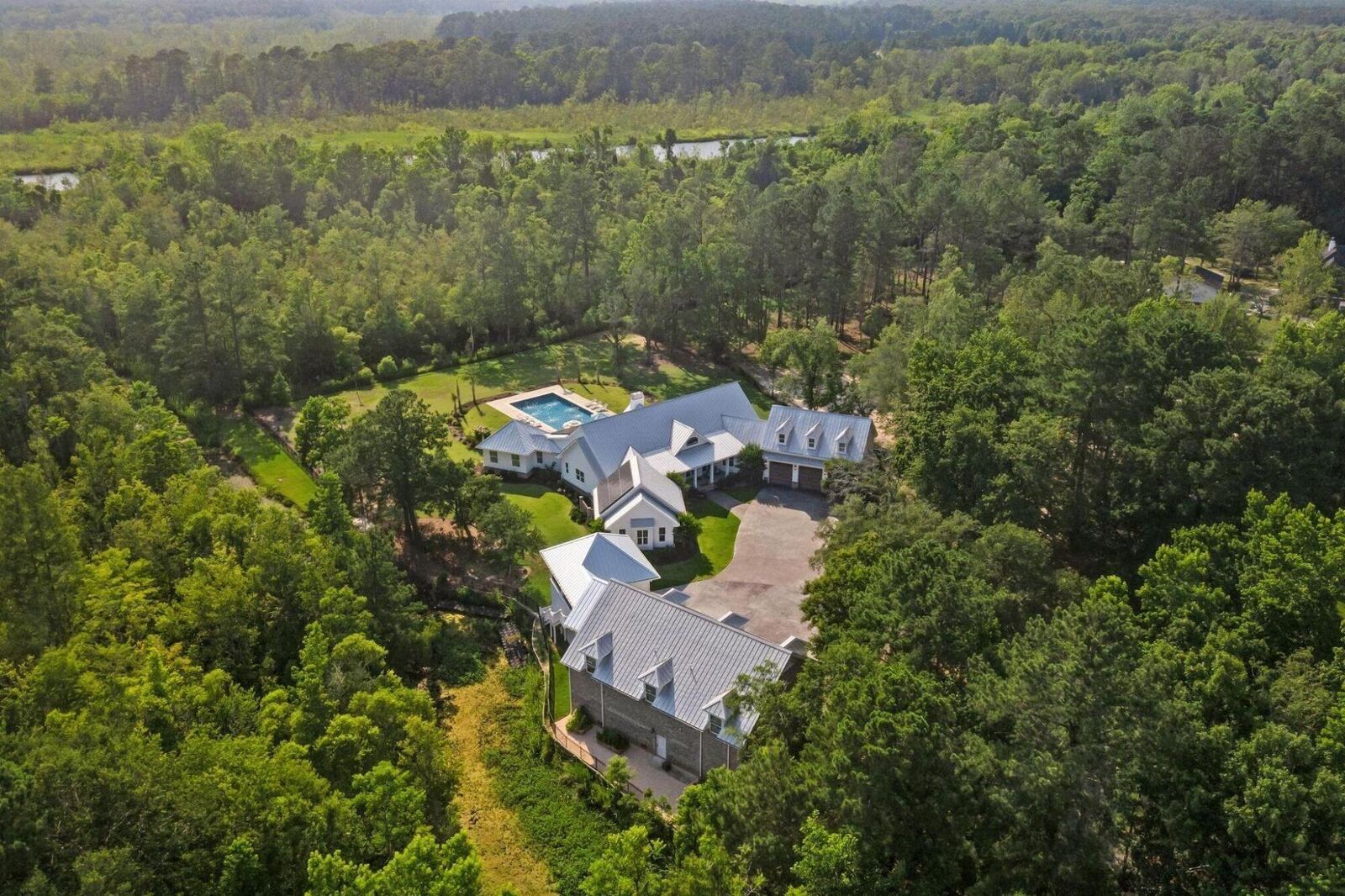 Property Photo: 3001 Bushy Park Road SC 29461